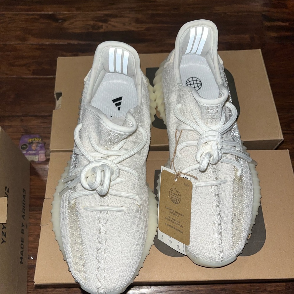 Adidas Yeezy Boost 350 v2 Bone sneakers
